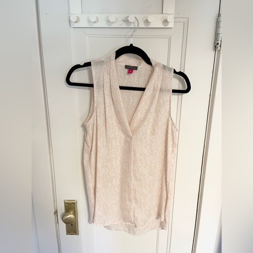 Vince Camuto sleeveless v neck blouse